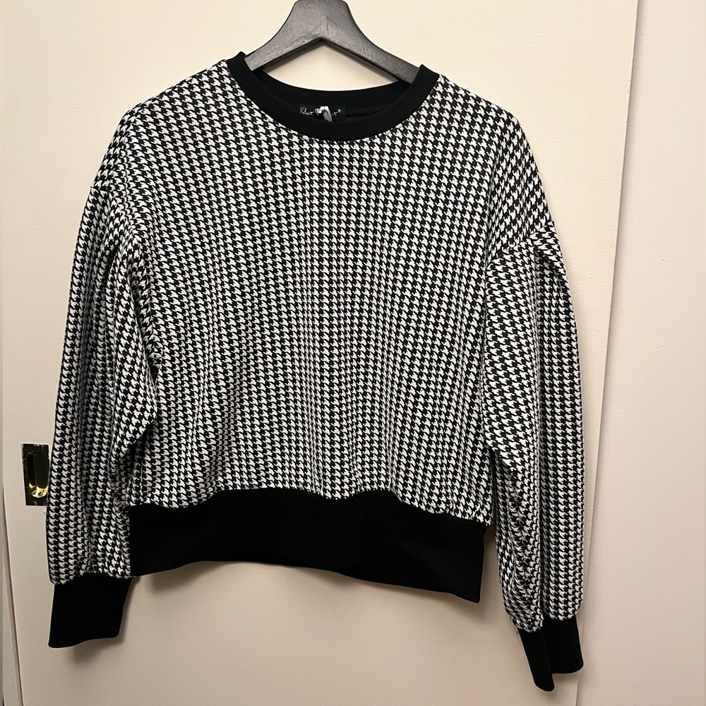 Velvet Heart size M black and white houndstooth sweater